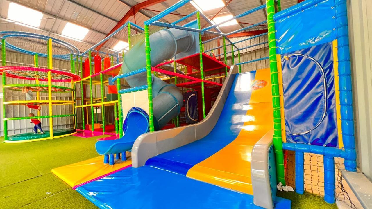 Camping Country Park Touquin - Site Officiel - Next To Disneyland Paris Exterior photo